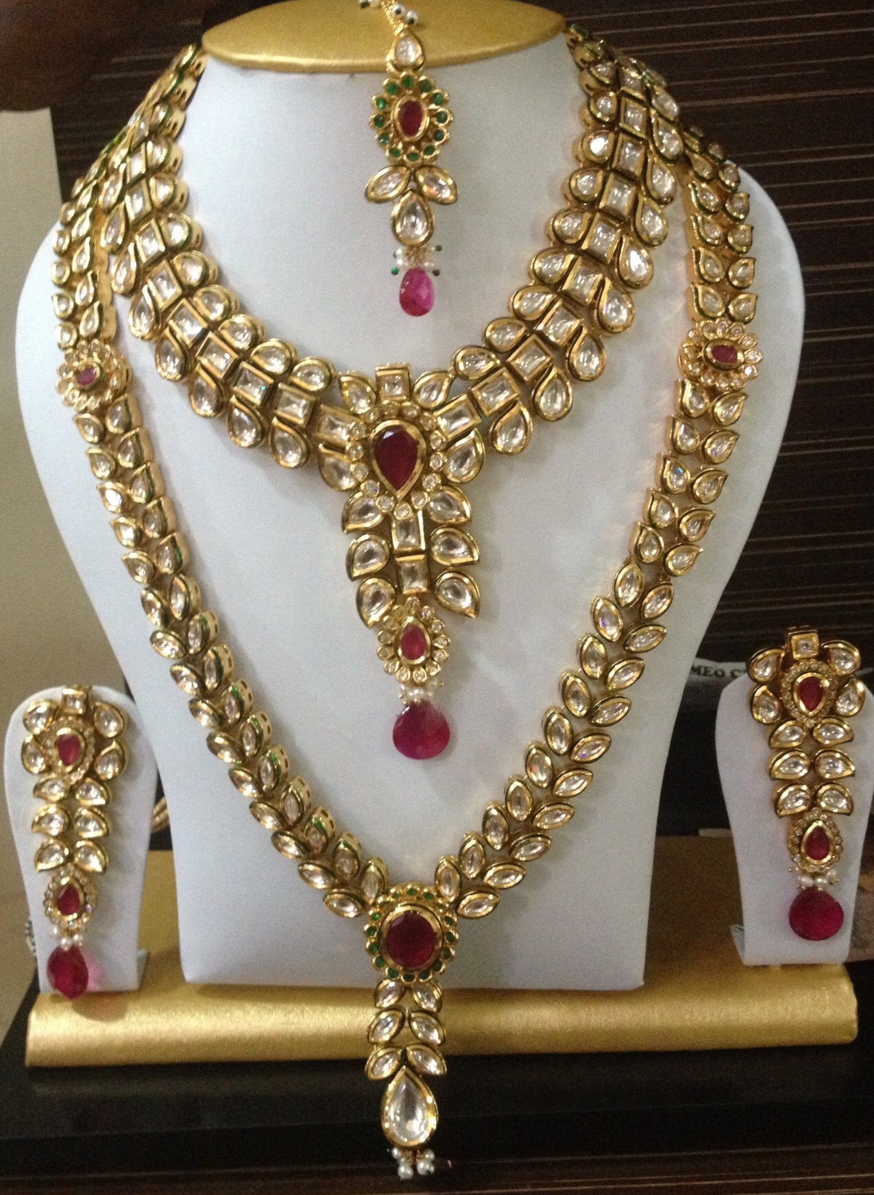 Top Bridal Jewellery Sets for rent Swarnam Bridal Collection